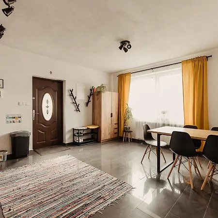 アパート Cicha Blisko Natury Mizerna